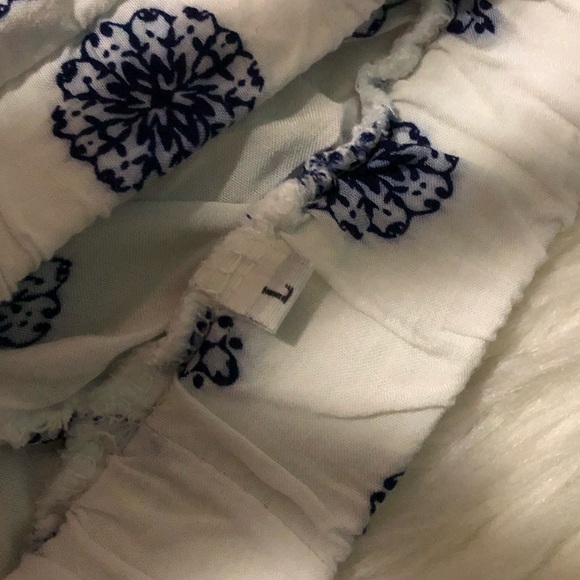 Shorts - Picture 3 of 3